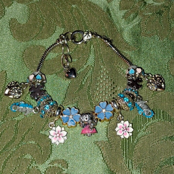 Little Girl at the Shore Bracelet - Picture 3 of 5